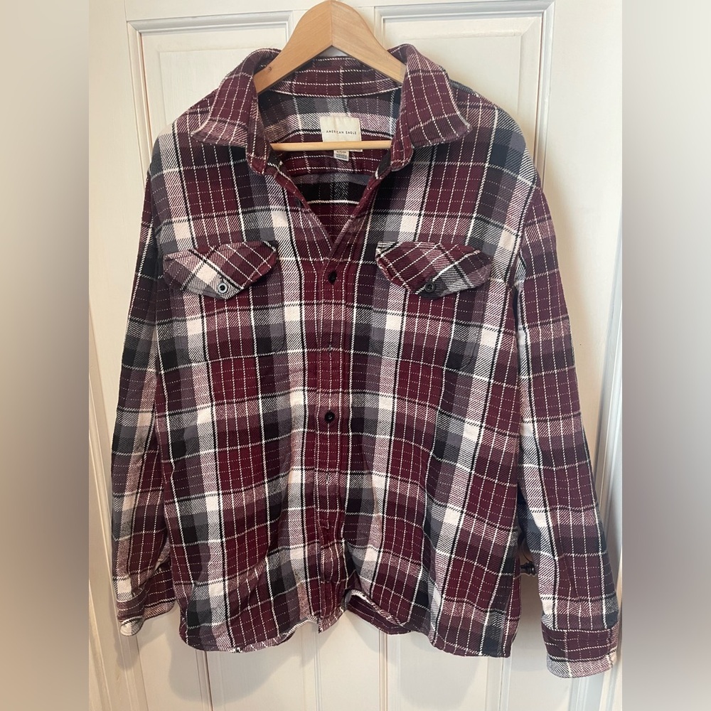 American Eagle Outfitters Men’s Maroon and White Plaid Flannel XL